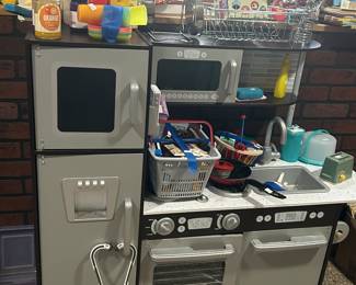 Toy kitchen