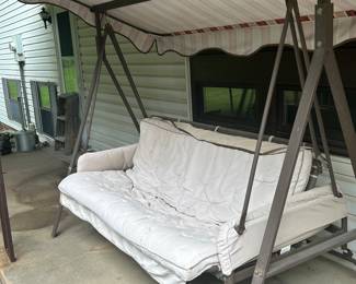 Outdoor glider swing