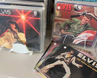HUGE COLLECTON OF ELVIS ALBUMS!