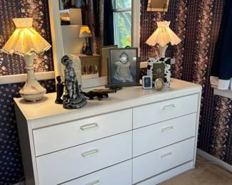 Matching dresser with mirror, lamps