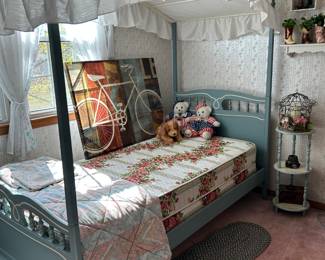 Vintage Canopy Bed