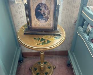 Sweet end table