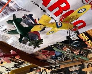 Lots of vintage Airplane Models