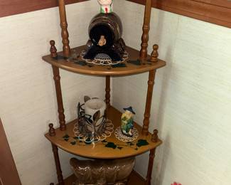 Corner shelf