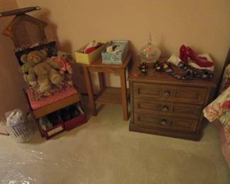 Bears, lots and lots of vintage and designer shoes mostly size 7 1/2-8