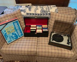 Vinyl, 8 Tracks and Turntable