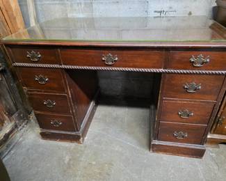 Desk, Kneehole Desk