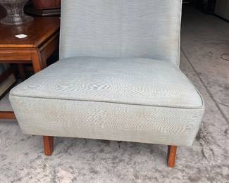 Slipper chair