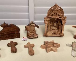 CMS005 Koa Nativity Puzzle, Carved Olive Wood Nativities, Crosses & Candle Holder