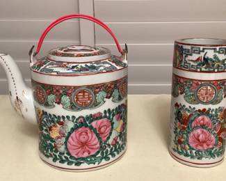 CMS018 Chinese Rose Medallion Porcelain Tea Pot & Vase