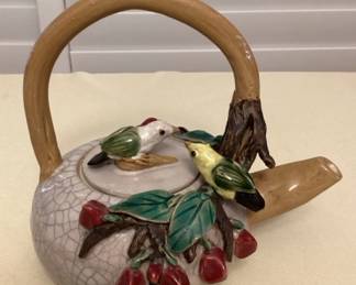 CMS017 Majolica Ceramic Teapot 