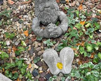 Outdoor lawn ornaments