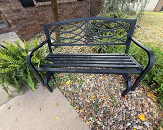 Outdoor lawn bench