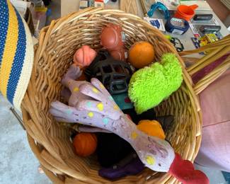 Pet toys