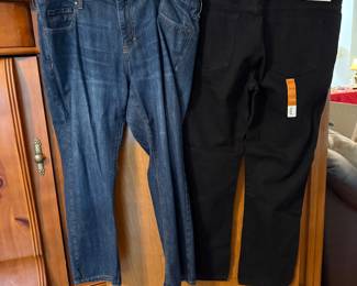 Men's jeans - several pair - great condition - size 42/30