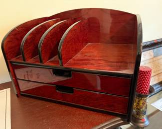 Desk organizer