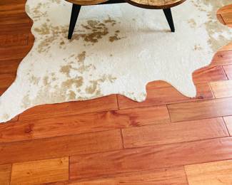 Rug and table
