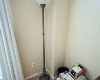 Floor lamp