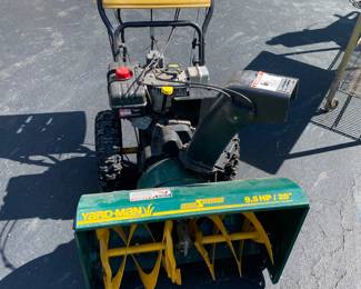 Yard-Man 9.5HP/28-inch snow blower power chute rotation & Heated handles