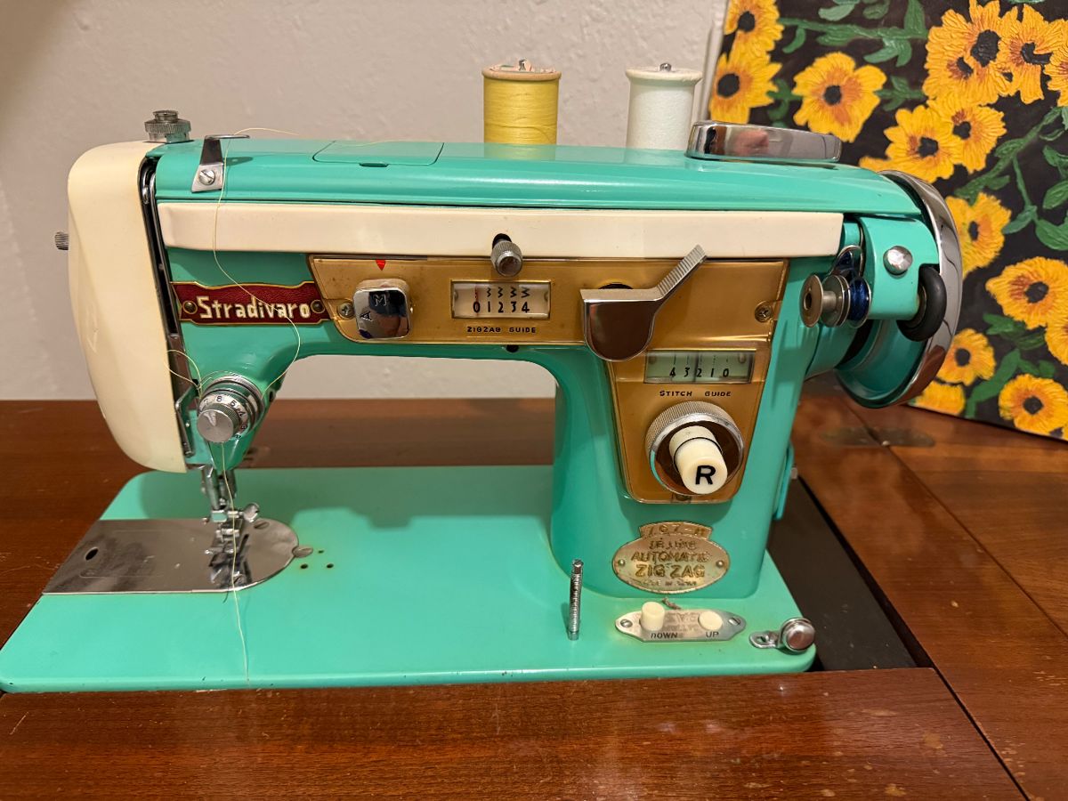 Stradivaro Turquoise Vintage Sewing Machine