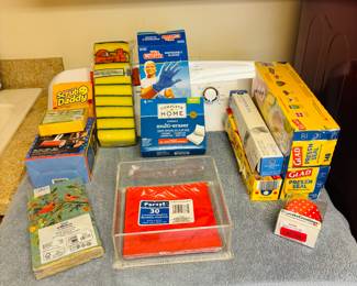 Scrub Daddy?  Who names this stuff.  Daddy is not scrubbing anything.