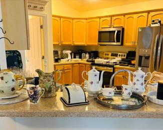 Note the huge jugs.  I did.