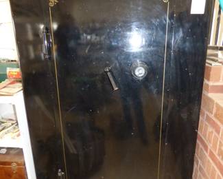 Gun Safe (See Next 2 Pictures)