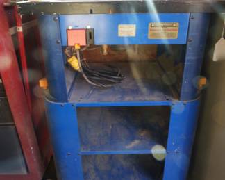 Central Machinery Router w/ Full Table