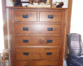 Mission Style Chest of Drawers (Part of Bedroom Suite)