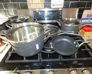 Calphalon Cookware (Looks NEW !)