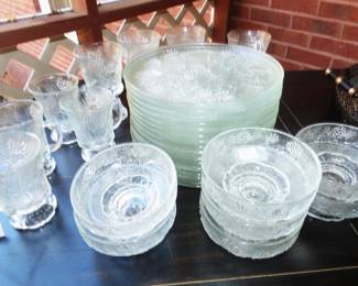 Tiara "Ponderosa Pine" dishes