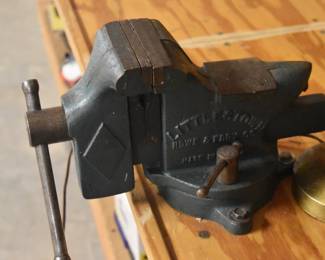 USA Vise