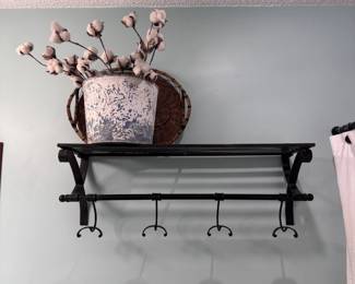 Bathroom Rack and Decor