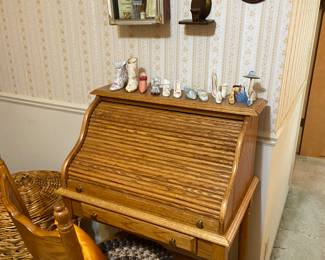 Roll top desk