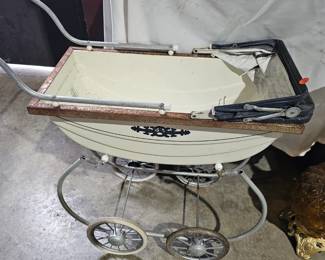 DOLL CARRIAGE / STROLLER