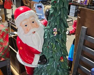 SANTA AND CHRISTMAS TREE DECOR