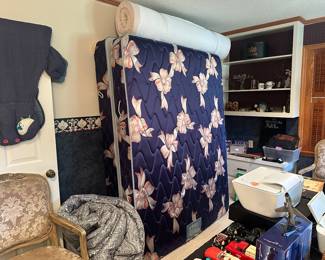 queen mattress and topper