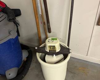 Ice cream maker