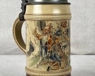 German stein Elves Drinking Scene