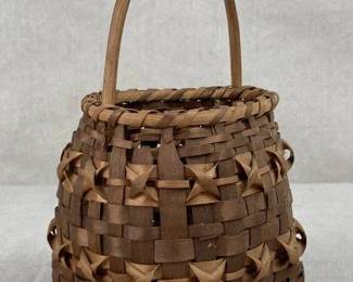 Small Native American Gathering Basket