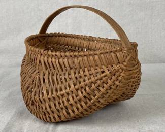 Small Country Buttocks Basket