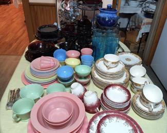 Dish sets, bean pot, cookie cutters
