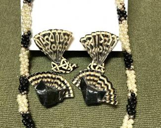Three Strand Twist Necklace Faux Pearl Black Bead