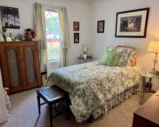 Single Bed, cabinet
