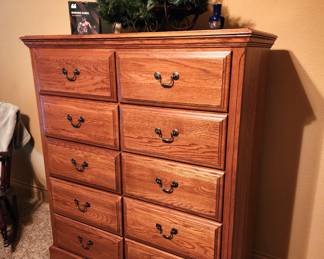 Chest of drawers