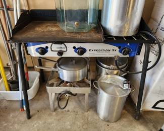 3 burner Expedition gas grill, turkey fryer with extra pots and pans
