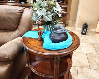Three tiered revolving table