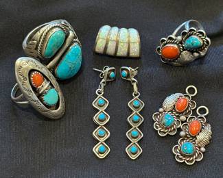 Assorted Native American sterling silver & turquoise jewelry