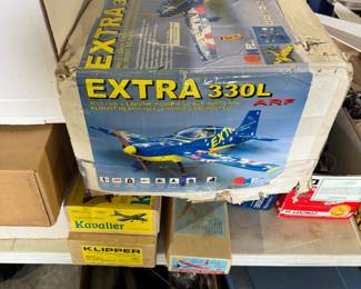 Large scale model airplane kit