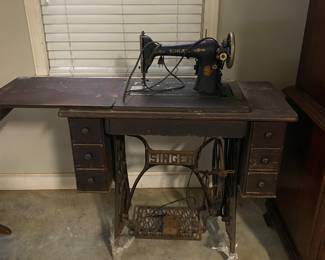 1940's Singer Sewing Machine